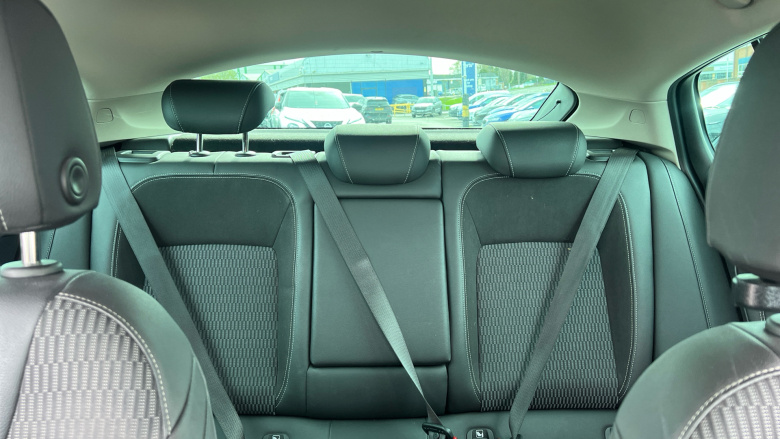 Vauxhall Insignia 1.5T SRi 5dr Petrol Hatchback